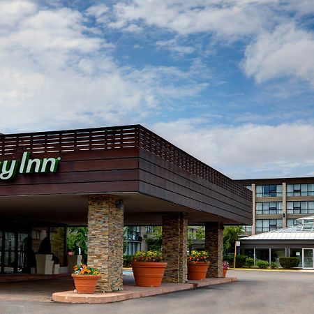 Holiday Inn Toronto Airport East, An Ihg Hotel Exterior photo